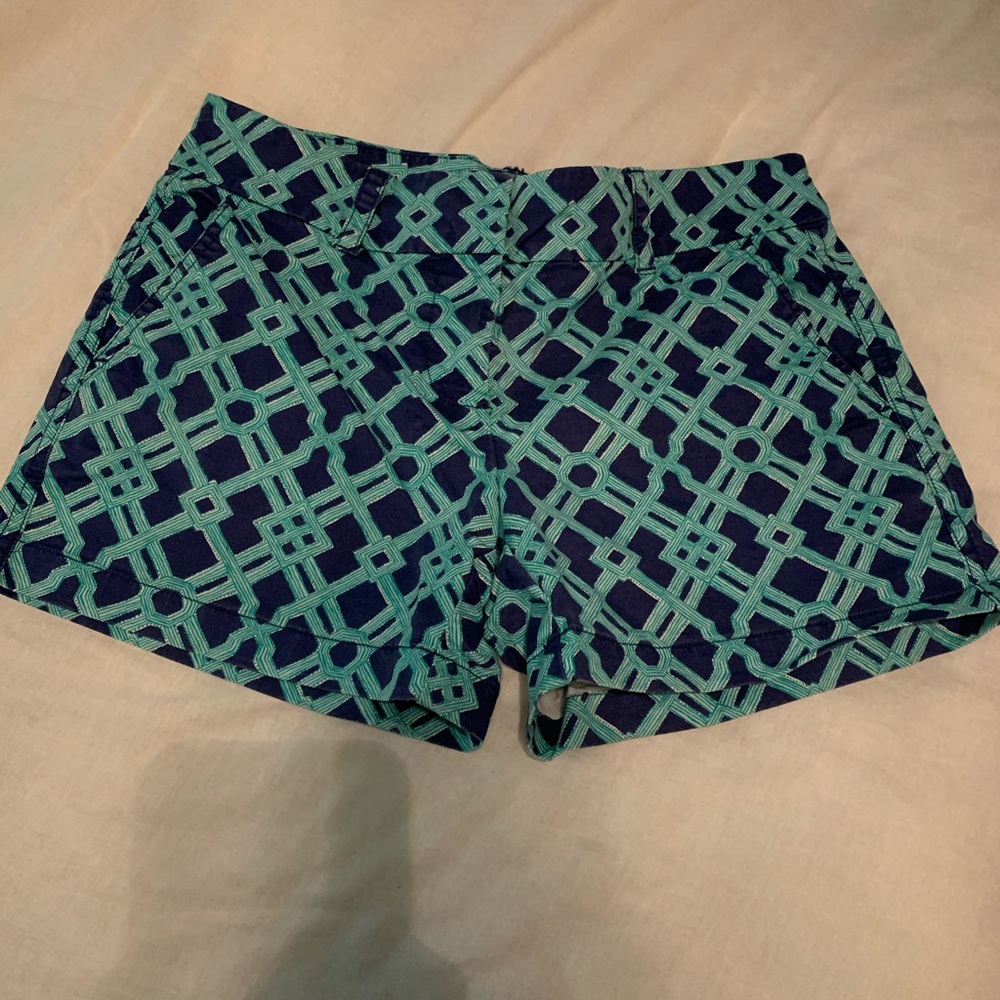 Size 0 Vineyard Vine blue and teal shorts